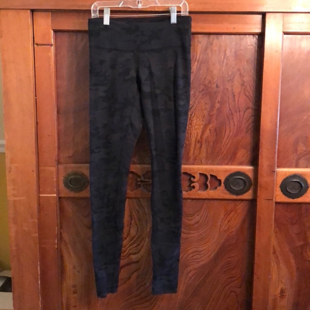 Lululemon Gray Camo Wunder Under